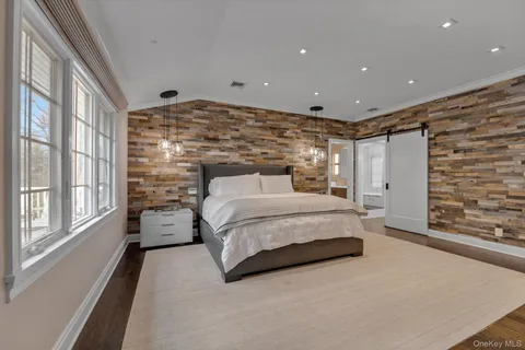 $5,625,000 | 32 Old House Lane, Sands Point, NY 11050