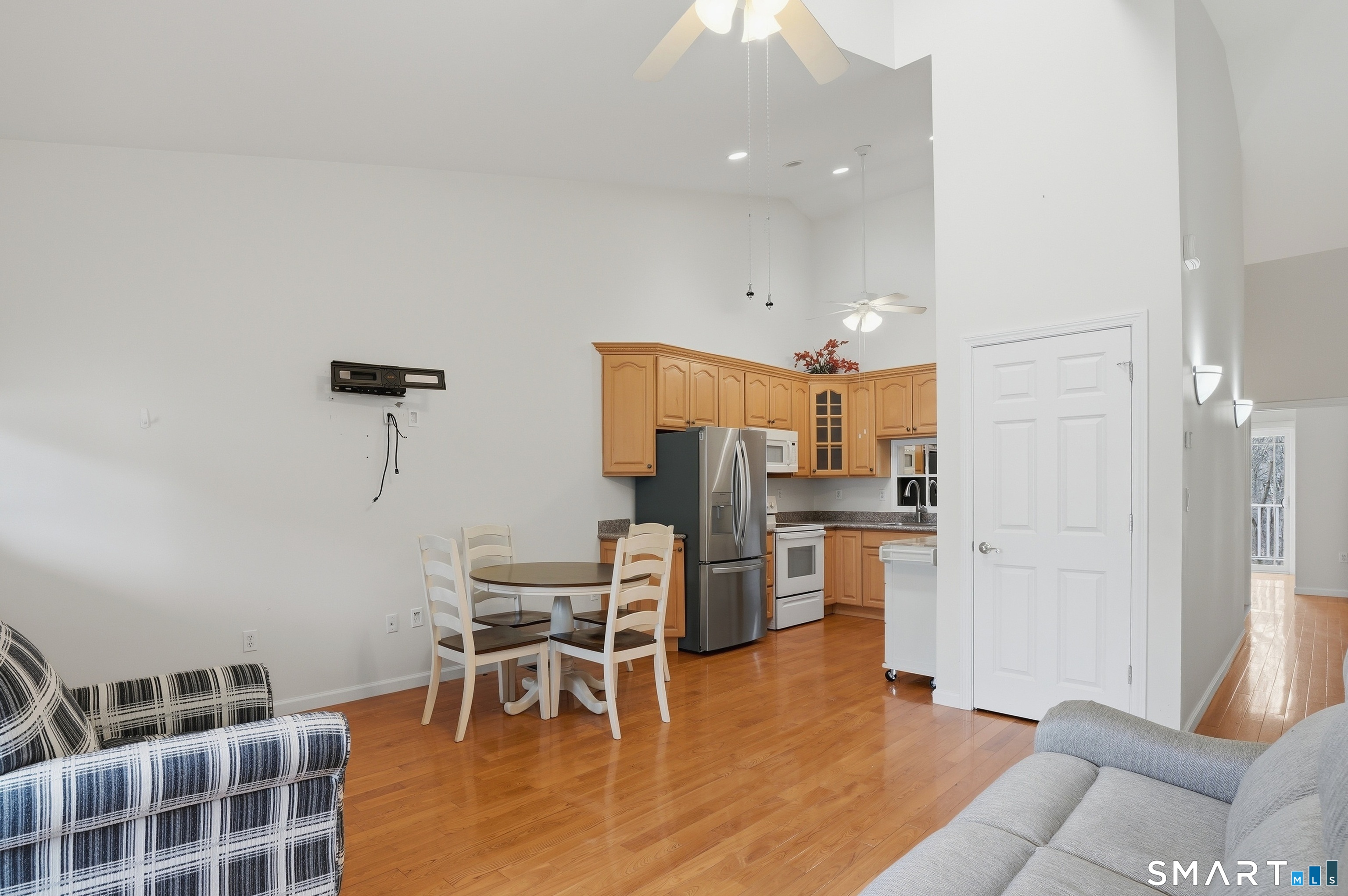 2 Park Avenue, Unit 3 Wolcott, CT 06716 - Photo 6 of 18 a living room with furniture and a table