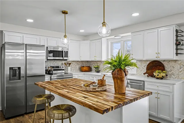 $275,000 | 22 Shadywood Drive, Gates, NY 14606