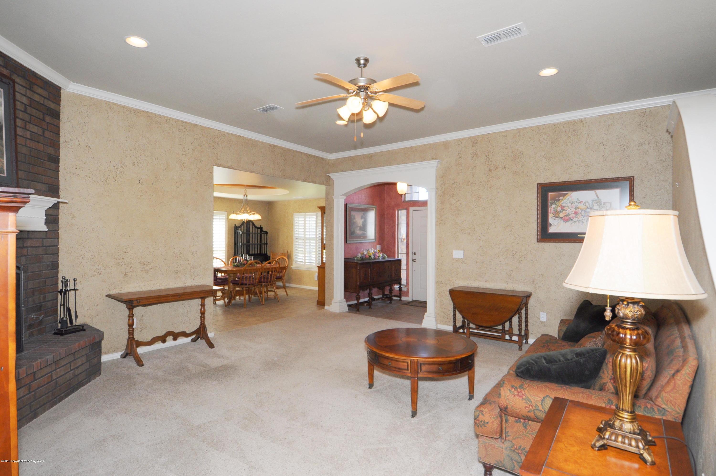 6806 Thunder Road Amarillo, TX 79119 - Photo 3 of 25 03 Living Room 3
