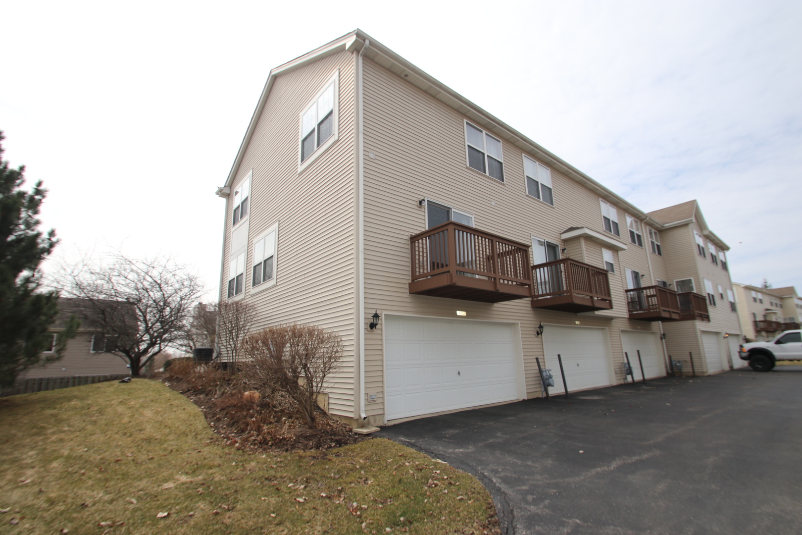 34302 North Goldenrod Road Round Lake, IL 60073 - Photo 15 of 16 Gallery Image 15