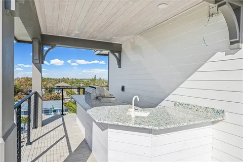 $3,950,000 | 422 South Ocean Drive, Hutchinson Island, FL 34949