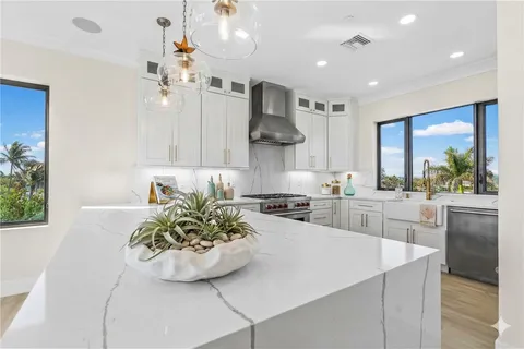 $3,950,000 | 422 South Ocean Drive, Hutchinson Island, FL 34949