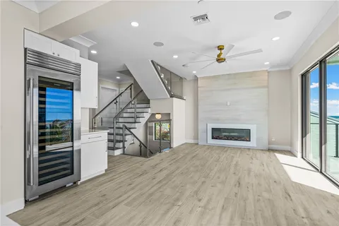 $3,950,000 | 422 South Ocean Drive, Hutchinson Island, FL 34949