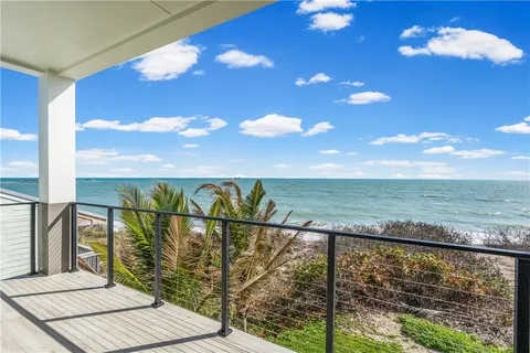 $3,950,000 | 422 South Ocean Drive, Hutchinson Island, FL 34949