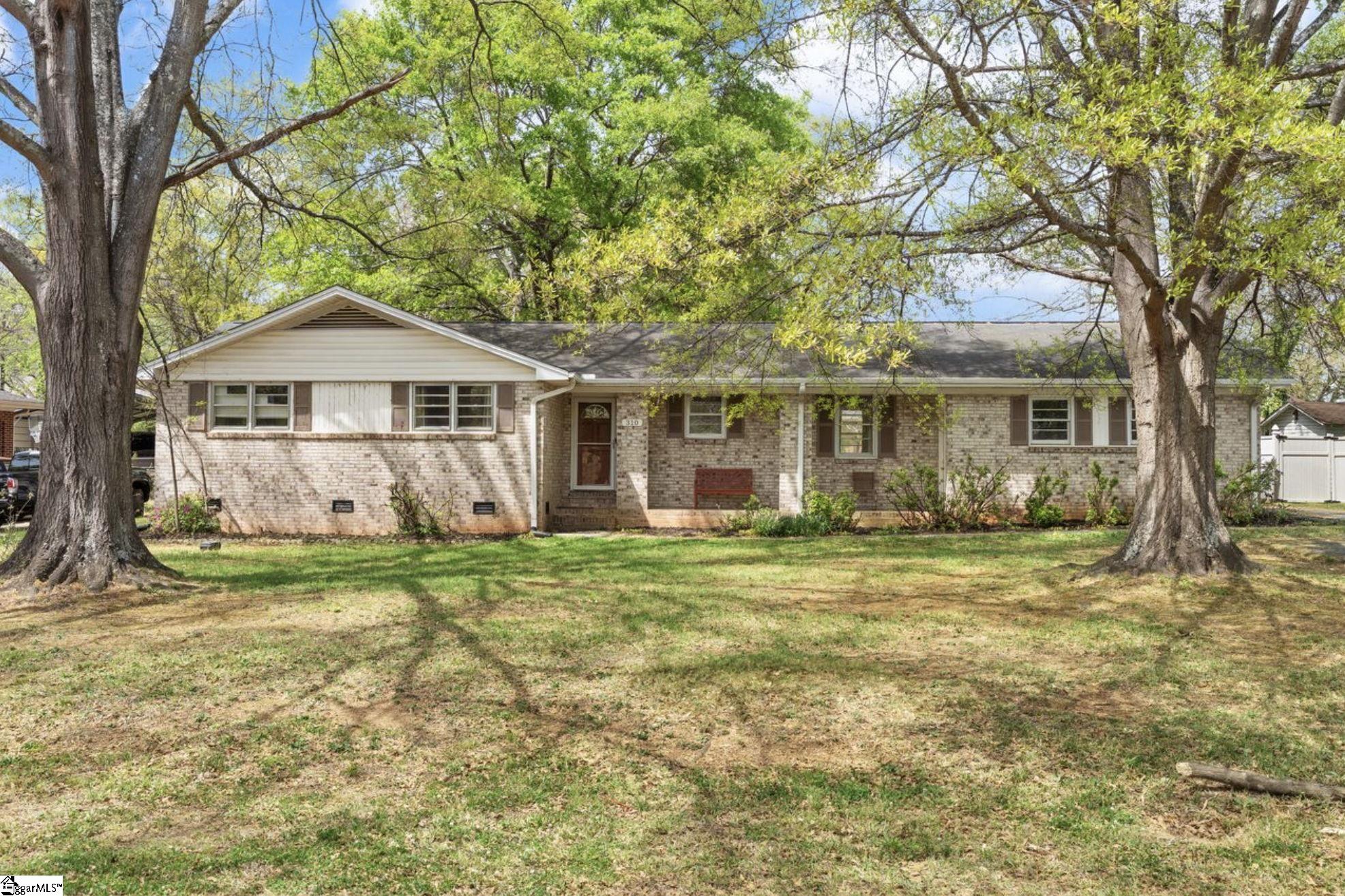 310 Rosewood Circle Mauldin, SC 29662 - Photo 2 of 31