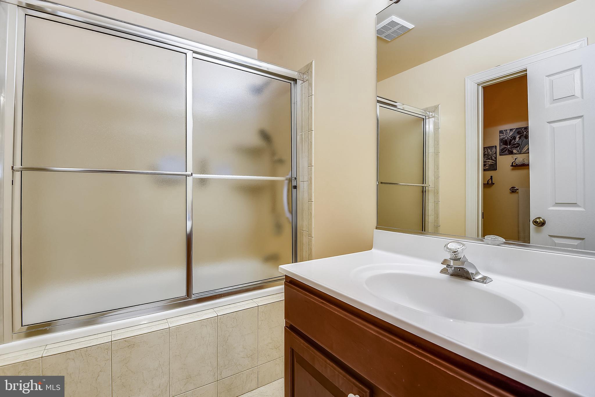 4216 Kings Road Edgewater, MD 21037 - Photo 50 of 74 Full Bathroom on the Second Floor