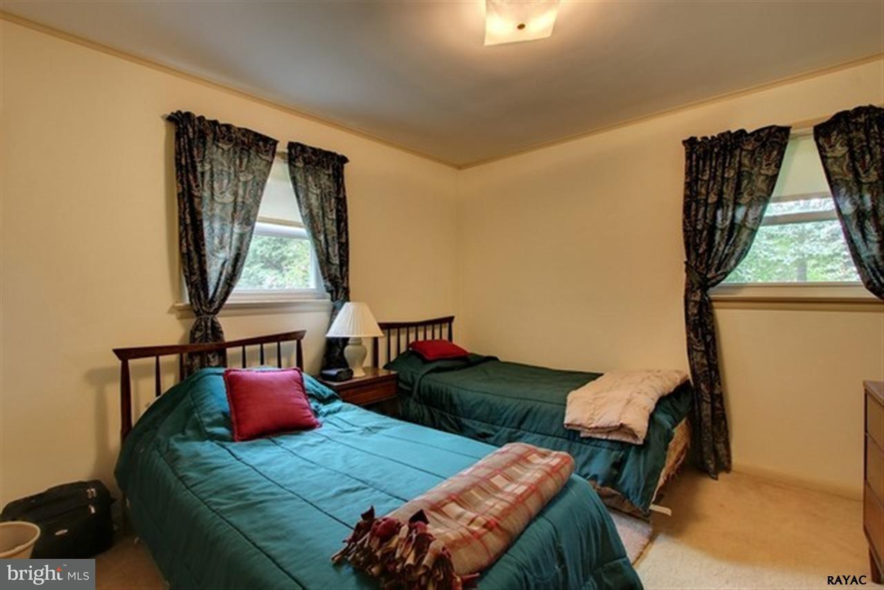 570 Riddle Road York, PA 17406 - Photo 11 of 28 Gallery Image 11