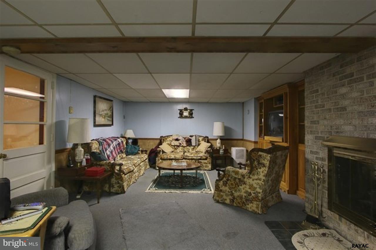 570 Riddle Road York, PA 17406 - Photo 15 of 28 Gallery Image 15