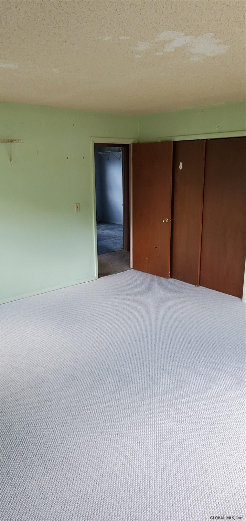 23 Riesling Road Colonie, NY 12309 - Photo 8 of 10 Photo 8