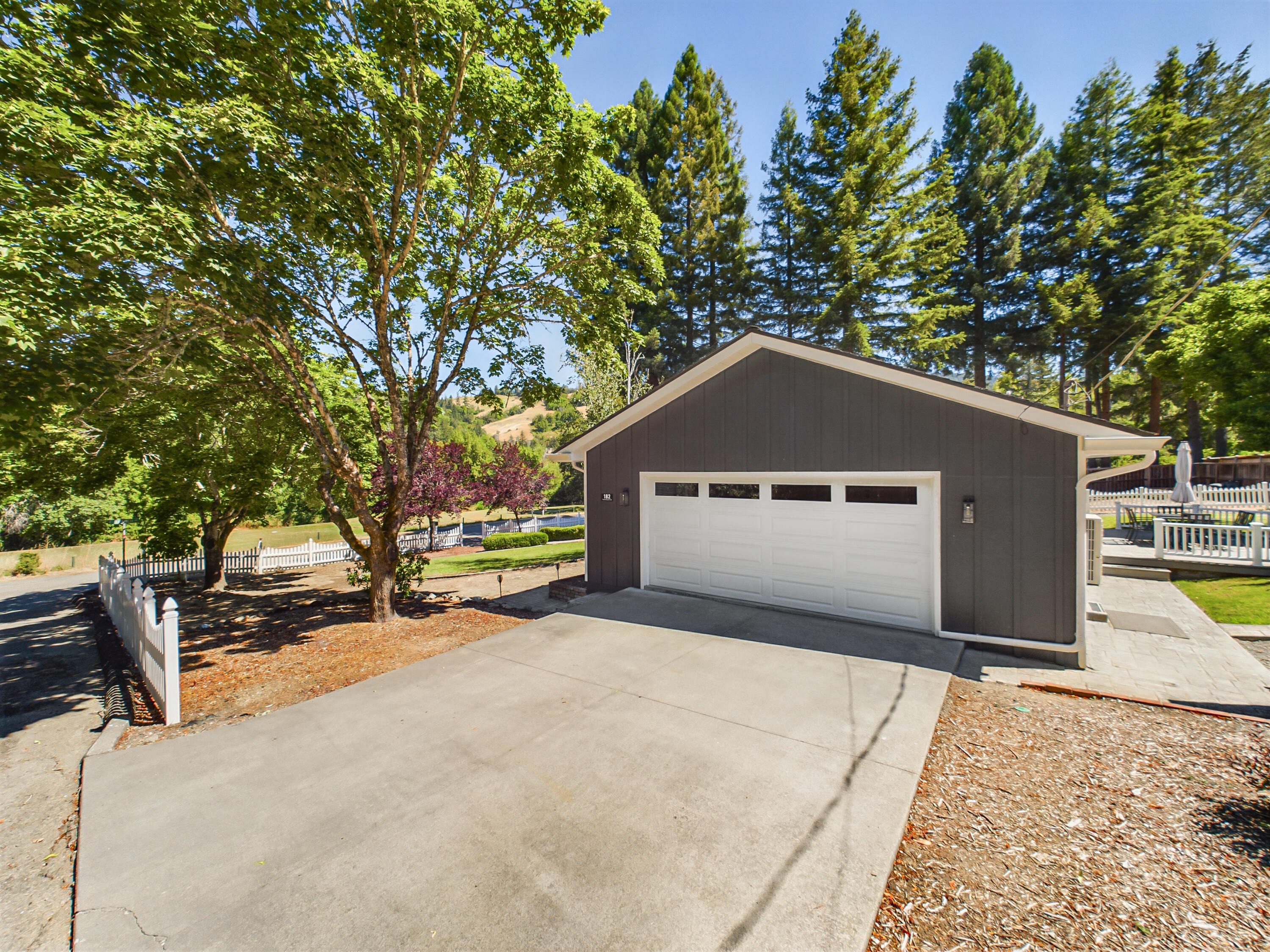 182 East Branch Road Garberville, CA 95542 - Photo 5 of 47
