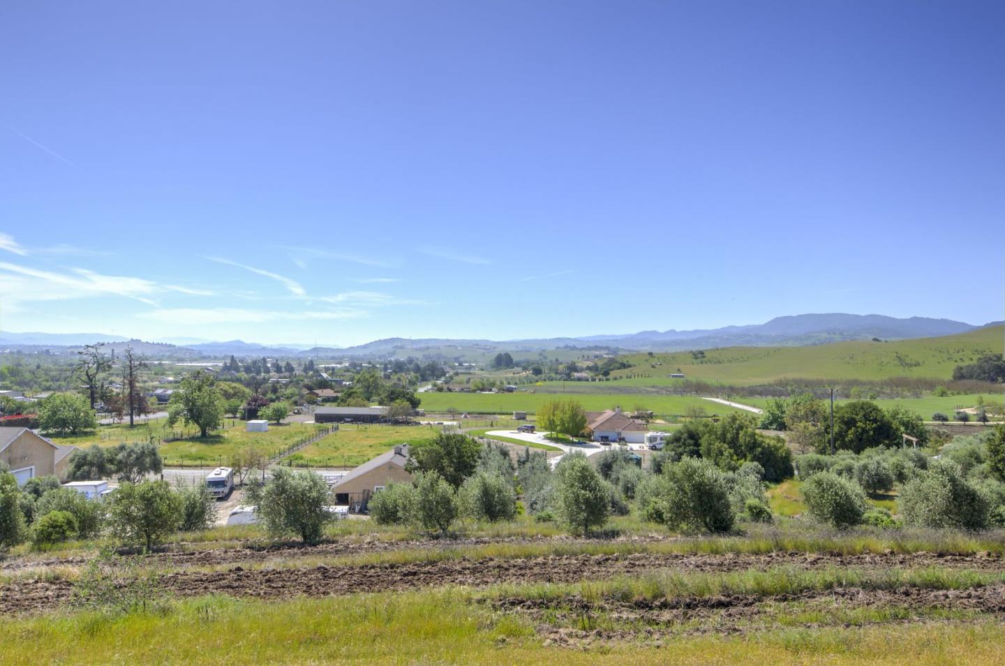 1255 Riverside Road Hollister, CA 95023 - Photo 15 of 22 Gallery Image 15