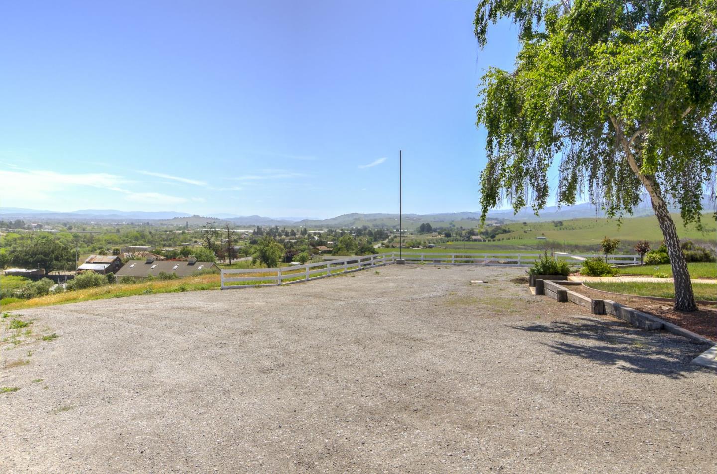 1255 Riverside Road Hollister, CA 95023 - Photo 17 of 22 Gallery Image 17