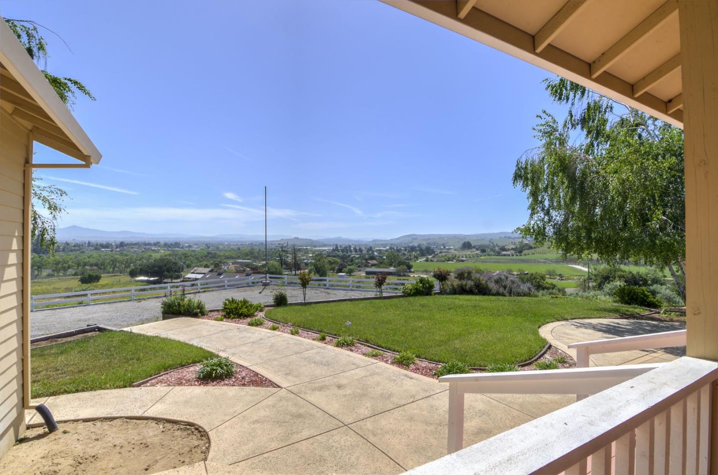 1255 Riverside Road Hollister, CA 95023 - Photo 3 of 22 Gallery Image 3