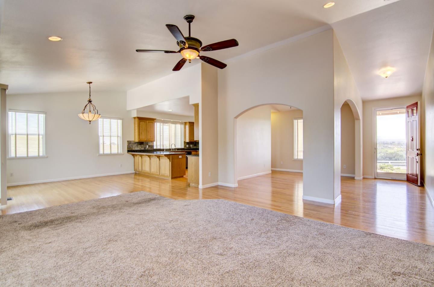 1255 Riverside Road Hollister, CA 95023 - Photo 5 of 22 Gallery Image 5