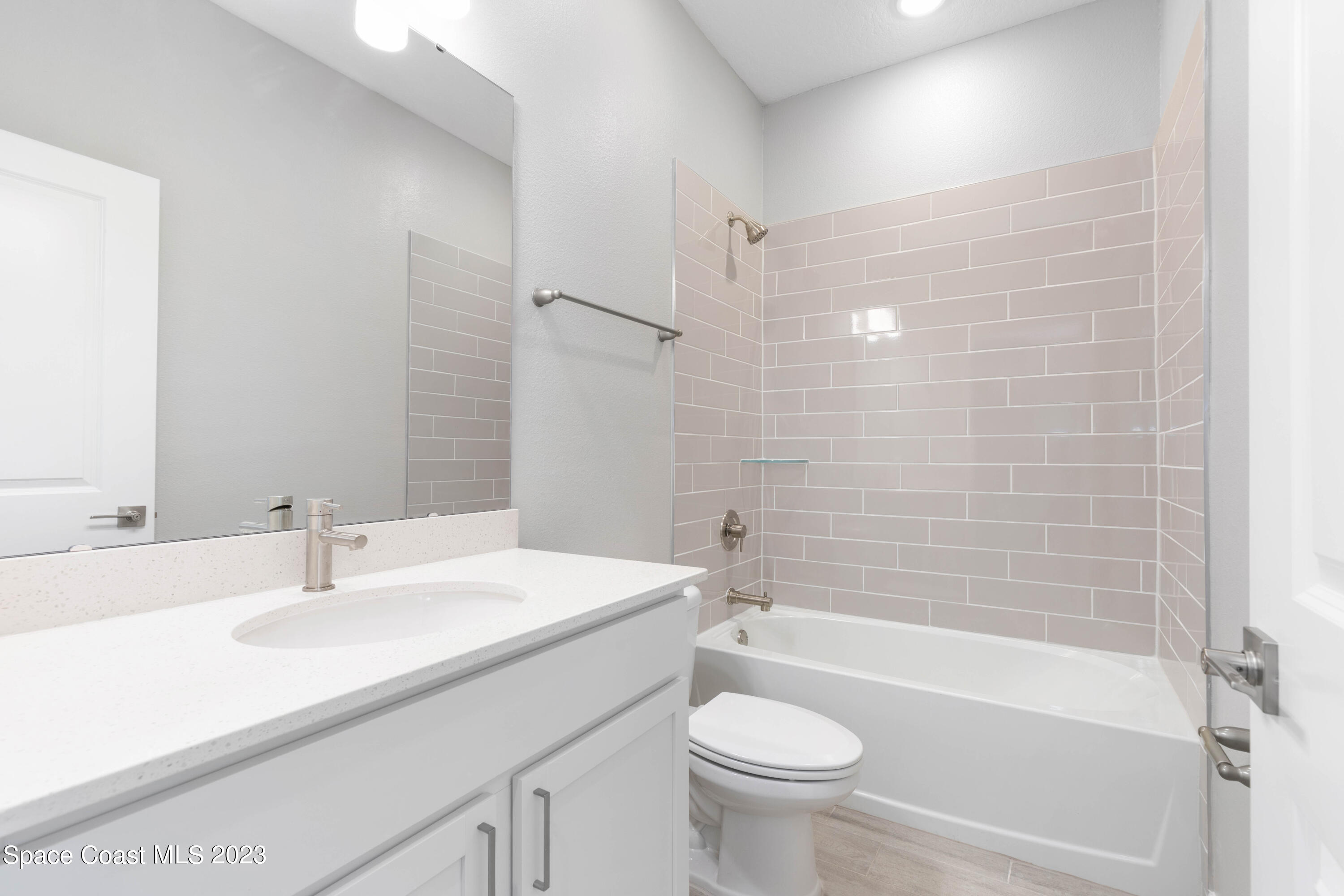 893 Titan Road Southeast Palm Bay, FL 32909 - Photo 15 of 20 Guest Bathroom