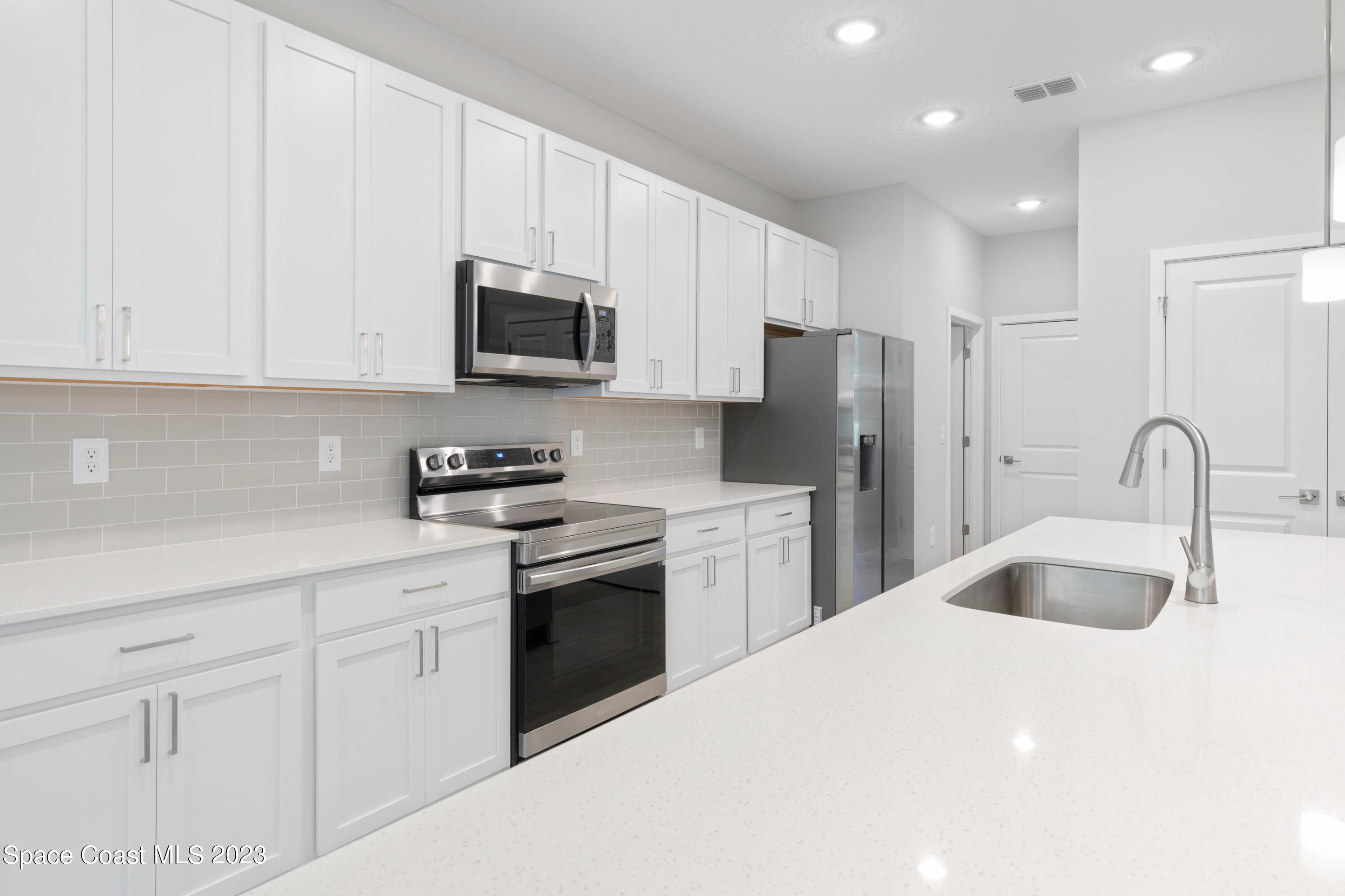 893 Titan Road Southeast Palm Bay, FL 32909 - Photo 6 of 20 Kitchen