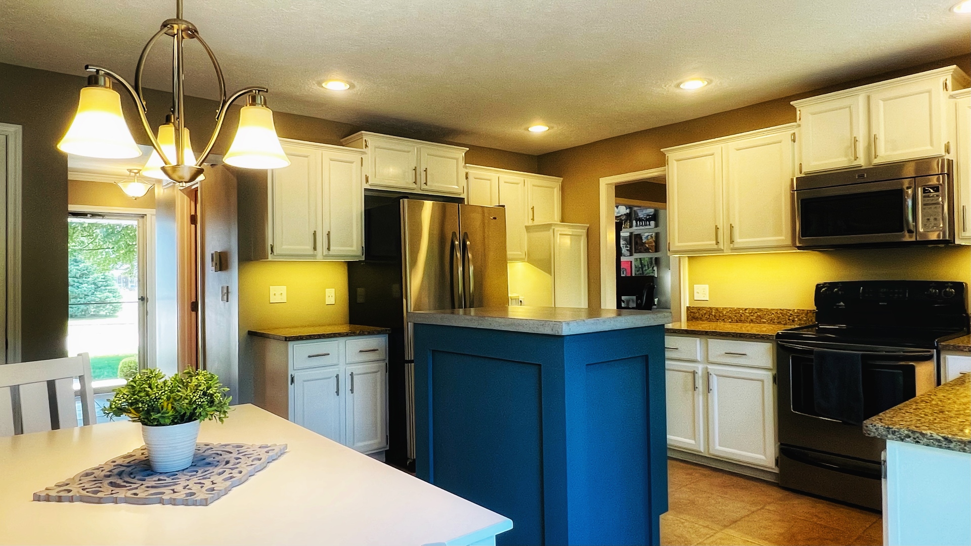 4 Downing Circle Bloomington, IL 61704 - Photo 11 of 69