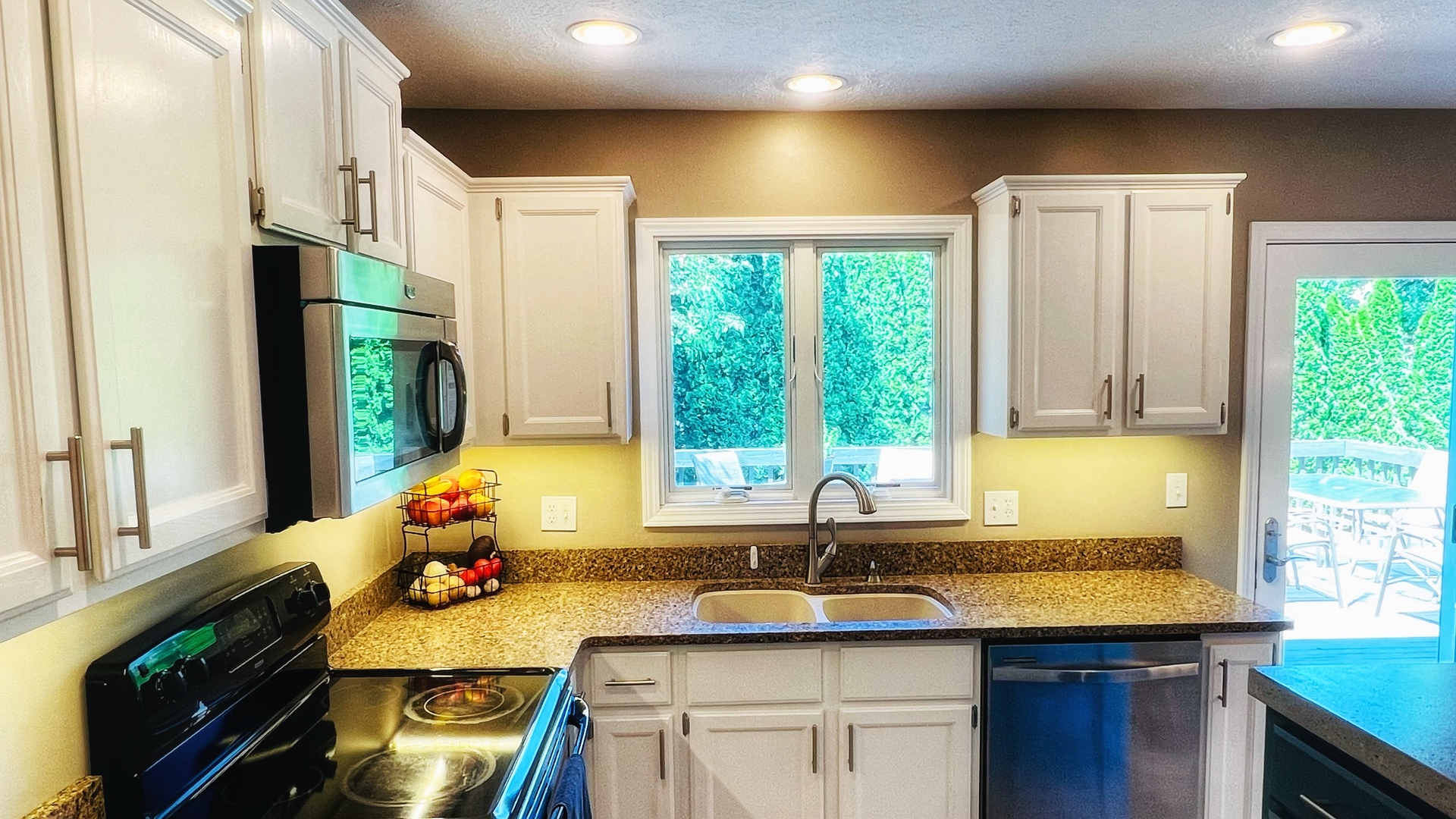 4 Downing Circle Bloomington, IL 61704 - Photo 13 of 69