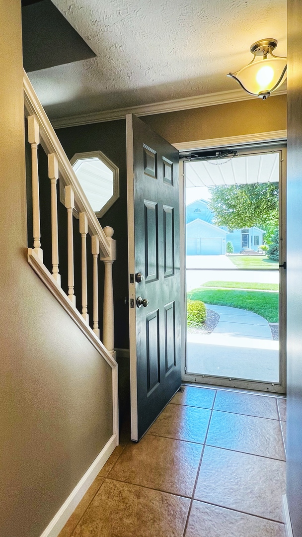 4 Downing Circle Bloomington, IL 61704 - Photo 9 of 69 a view of an entryway