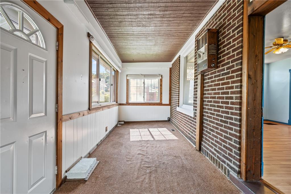 3941 Brandon Road Pittsburgh, PA 15212 - Photo 12 of 32 Enclosed front porch