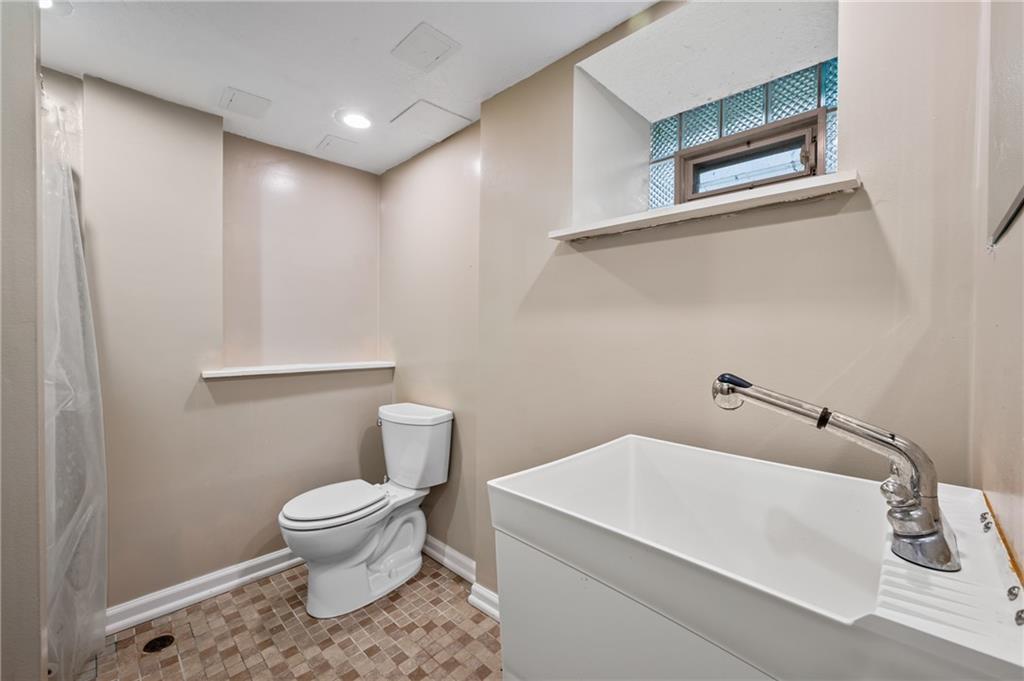 3941 Brandon Road Pittsburgh, PA 15212 - Photo 25 of 32 Basement full 2nd bath