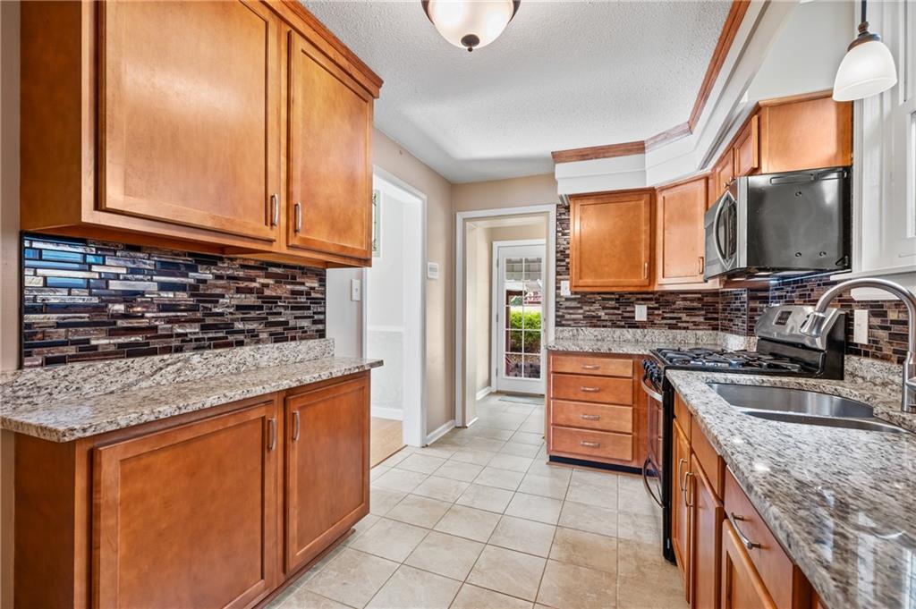 3941 Brandon Road Pittsburgh, PA 15212 - Photo 3 of 32 Gallery Image 3