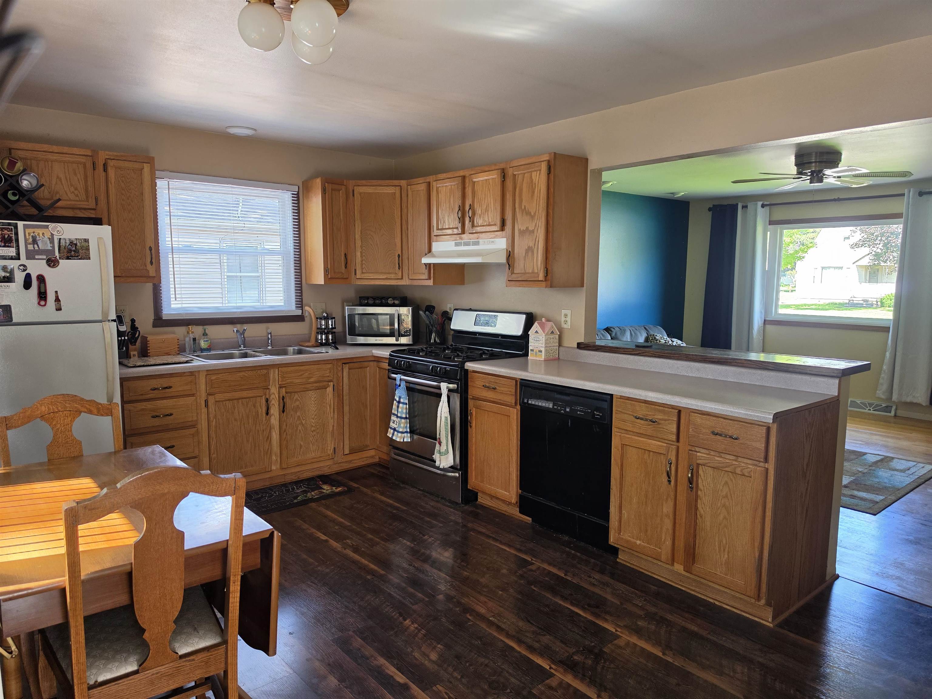 2404 Gmeiner Road Appleton, WI 54915 - Photo 4 of 12