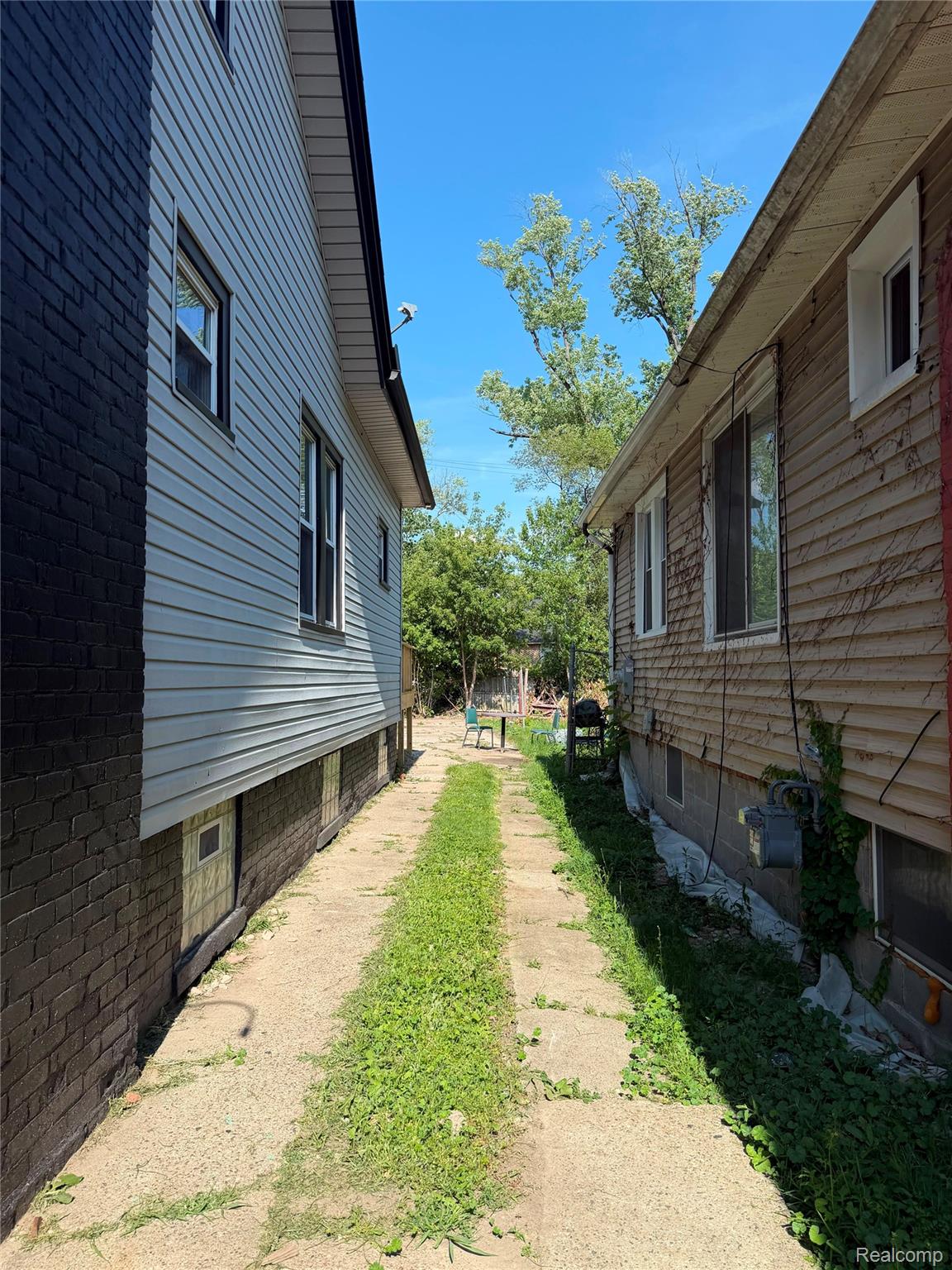 9940 Manor Detroit, MI 48204 - Photo 3 of 16 5d4c921b-04e6-423e-aa78-505eb28fb686.JPG