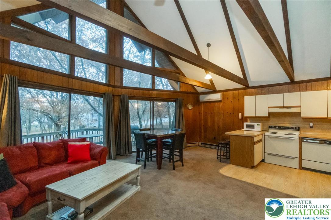 159 Penn Forest Trail Albrightsville, PA 18210 - Photo 6 of 32 Gallery Image 6