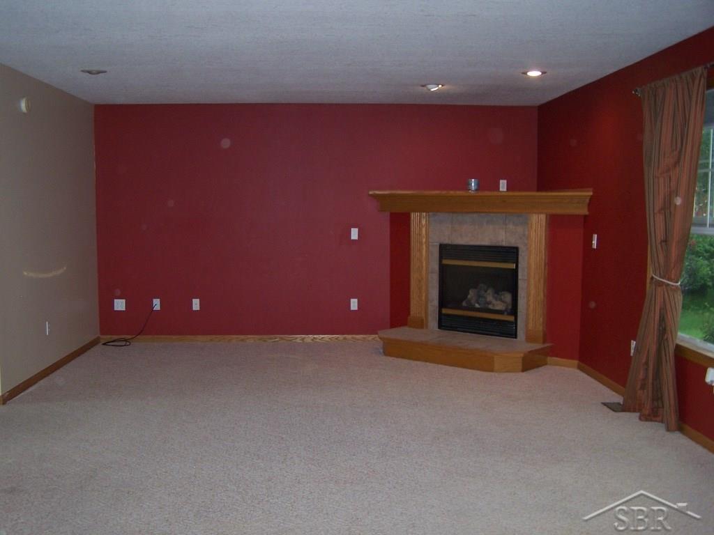 2595 West Seidlers Road Midland, MI 48642 - Photo 5 of 22 31247153-4.JPG