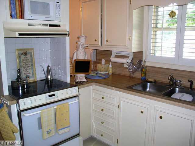 3817 Clemmons Road Clemmons, NC 27012 - Photo 2 of 12 Kitchen.