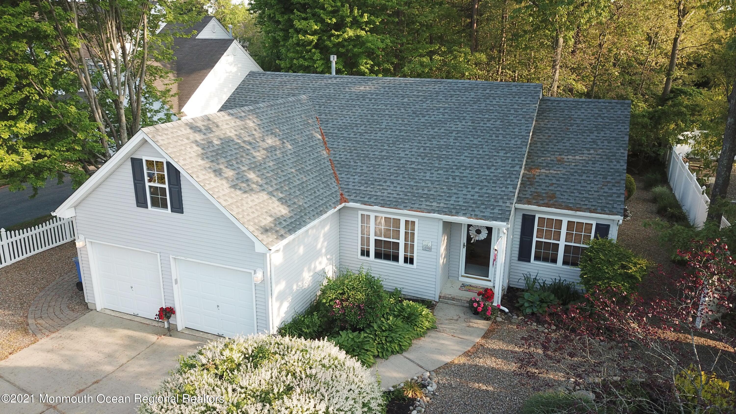 31 Oxycocus Road Manahawkin, NJ 08050 - Photo 1 of 17 31 oxy front ariel