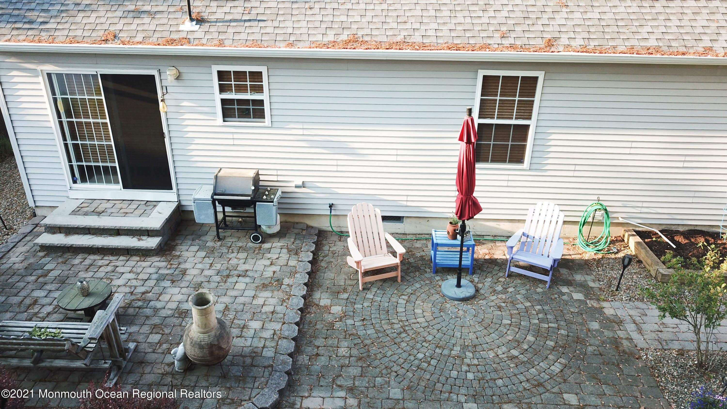 31 Oxycocus Road Manahawkin, NJ 08050 - Photo 17 of 17 31 Oxy back aerial
