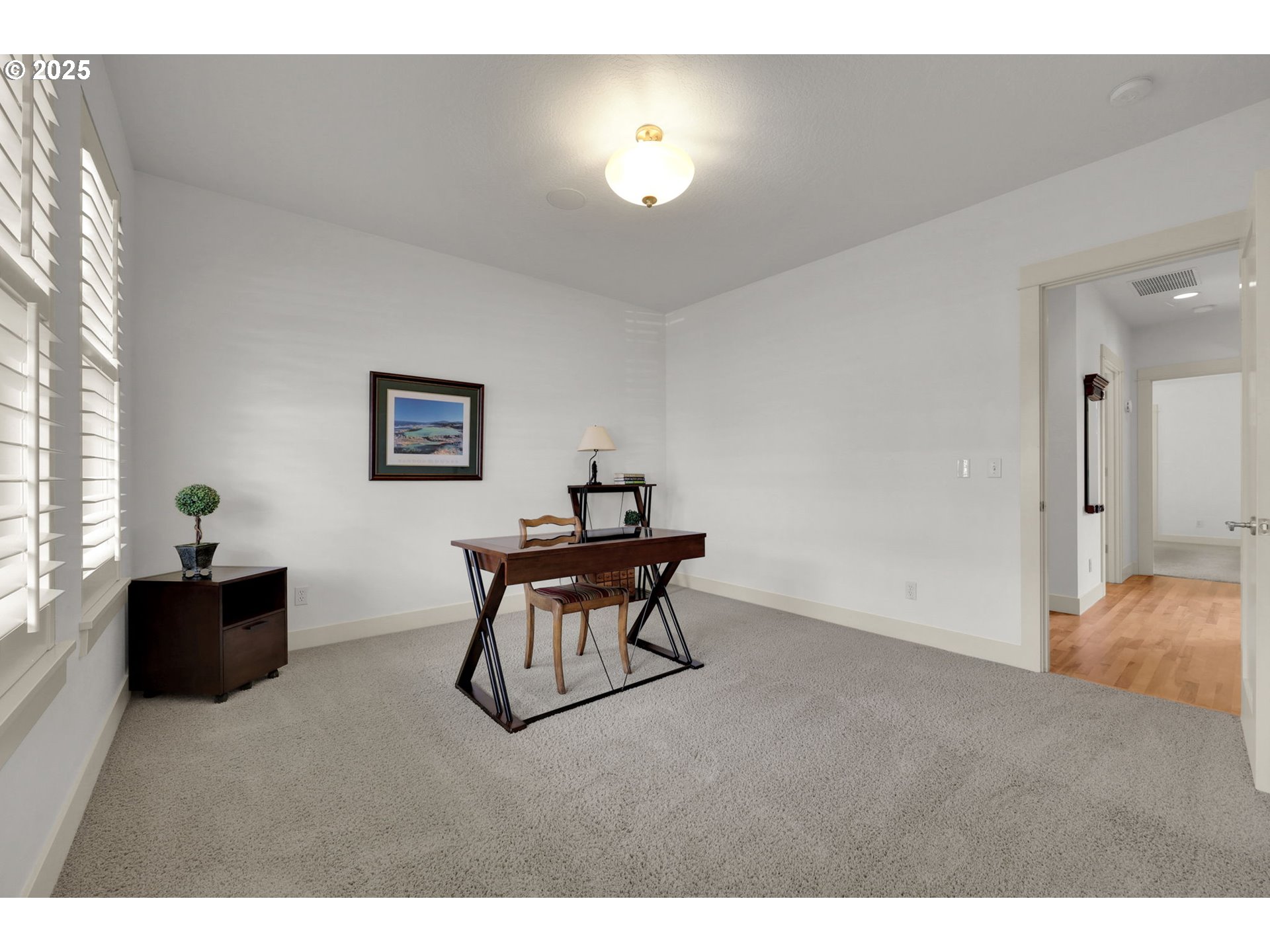1260 Little John Lane Eugene, OR 97401 - Photo 29 of 44 a workspace with furniture and window