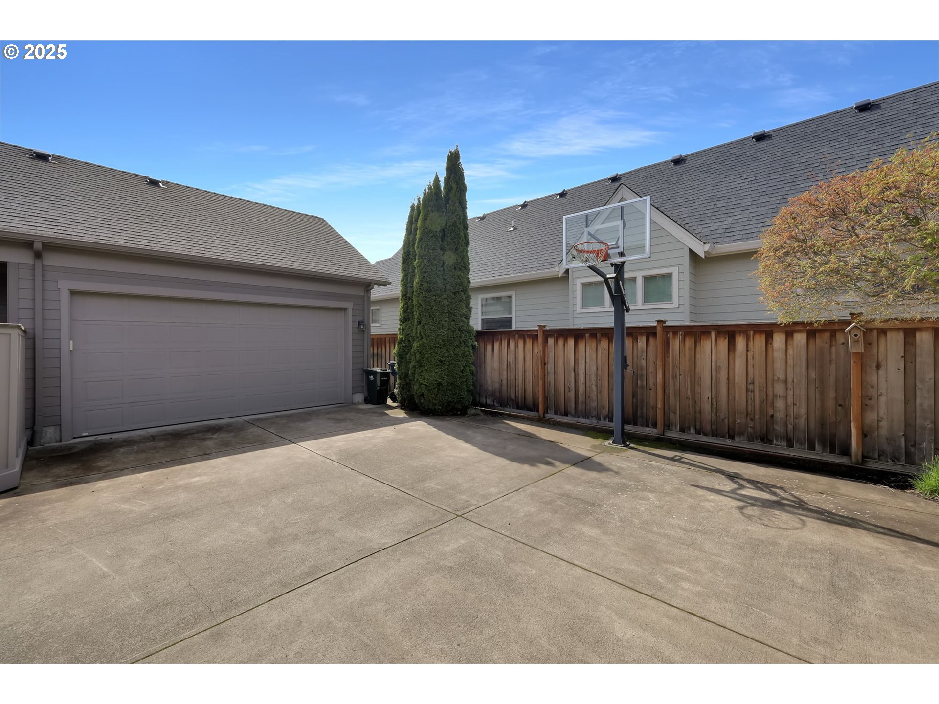 1260 Little John Lane Eugene, OR 97401 - Photo 41 of 44 a view of wooden fence