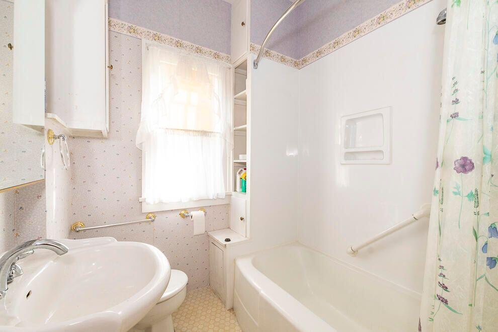 1232 Whites Road Kalamazoo, MI 49008 - Photo 15 of 27 20220317182335515612000000-o