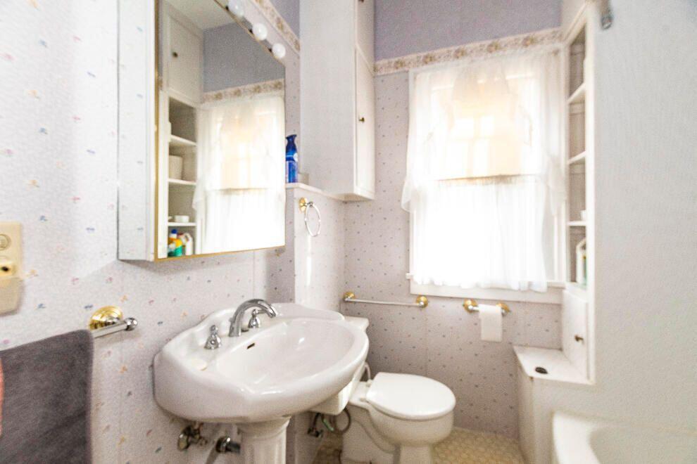 1232 Whites Road Kalamazoo, MI 49008 - Photo 16 of 27 20220317182336339886000000-o