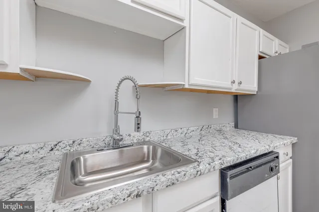 $325,000 | 400 Buttonwood Street, Delanco, NJ 08075