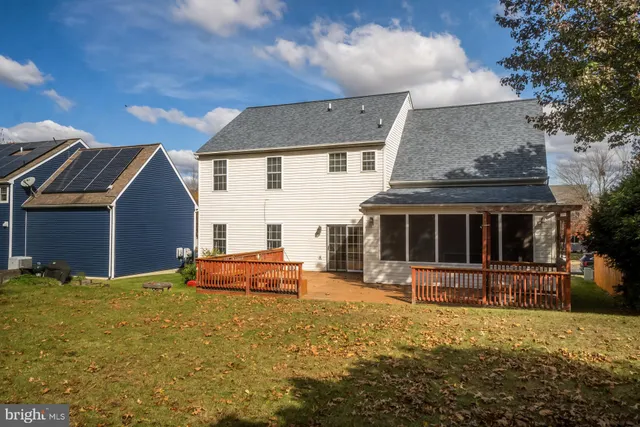 a front view of house with yard