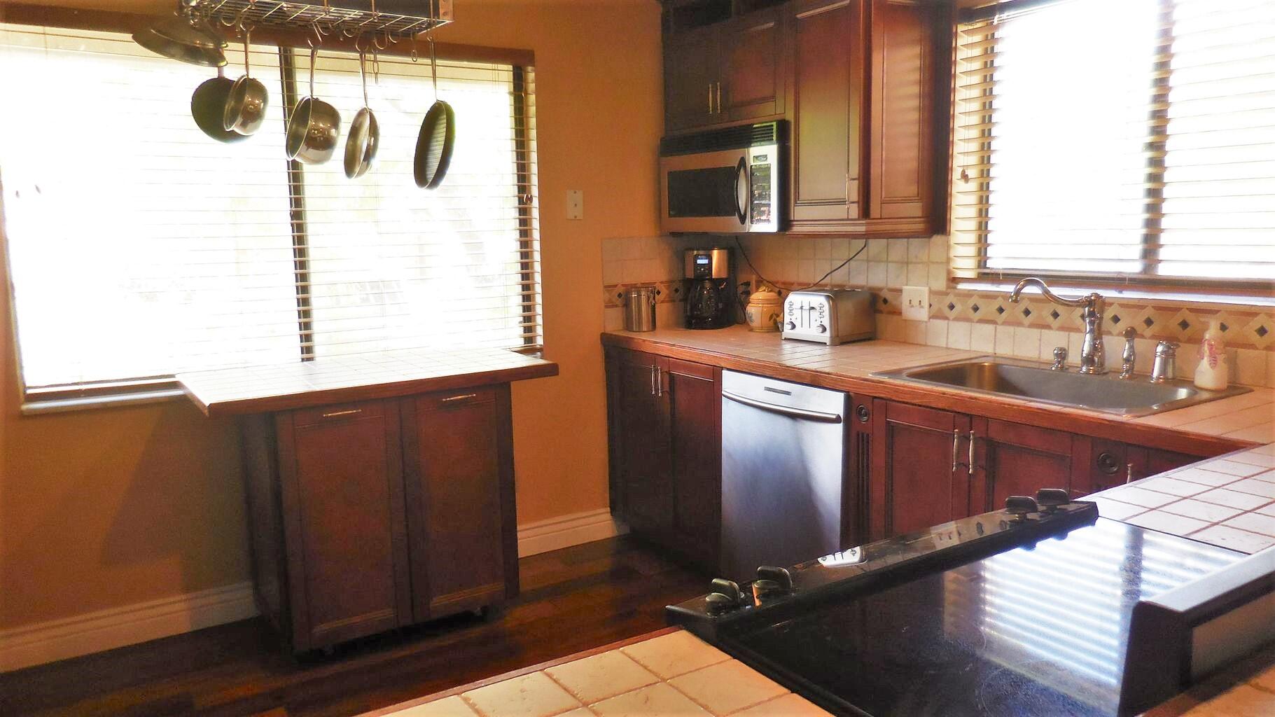 5740 Coach House Circle, Unit E Boca Raton, FL 33486 - Photo 7 of 26 Tammy kitchen 4