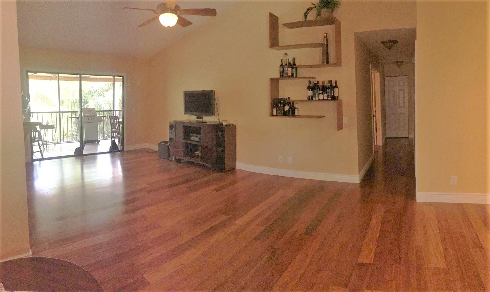 5740 Coach House Circle, Unit E Boca Raton, FL 33486 - Photo 9 of 26 Tammy living room