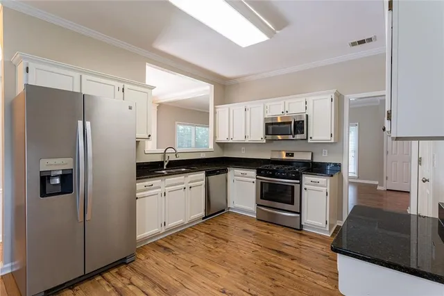 $2,800 | 10175 Barston Court, Alpharetta, GA 30022