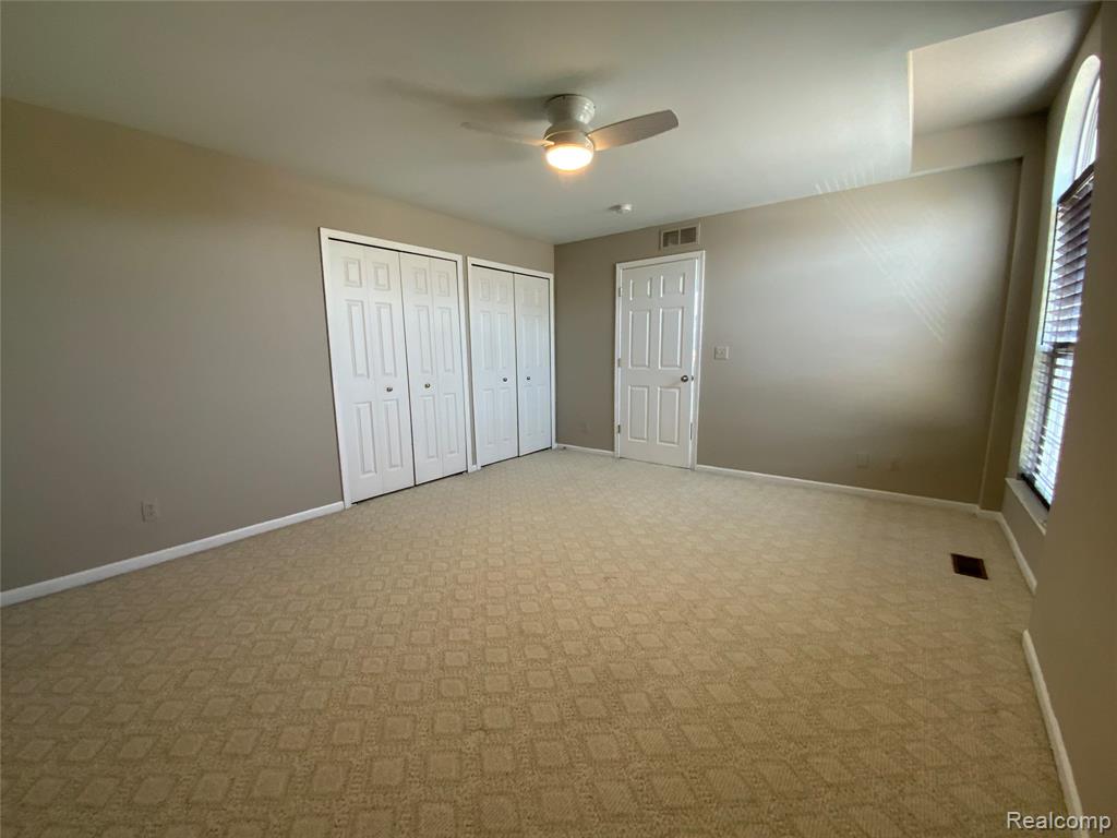 3577 Oakmonte Boulevard Rochester, MI 48306 - Photo 14 of 26