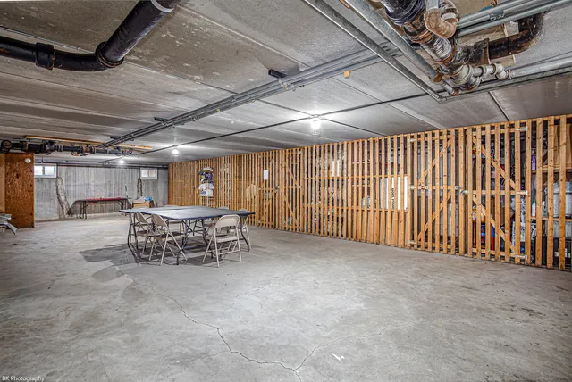 $184,872 | 5840 West 77th Street, Unit 302, Burbank, IL 60459