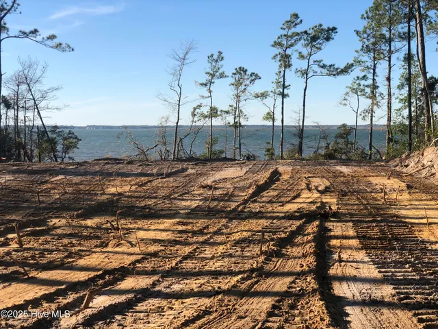 $325,000 | 980 Crow Hill Road, Beaufort, NC 28516