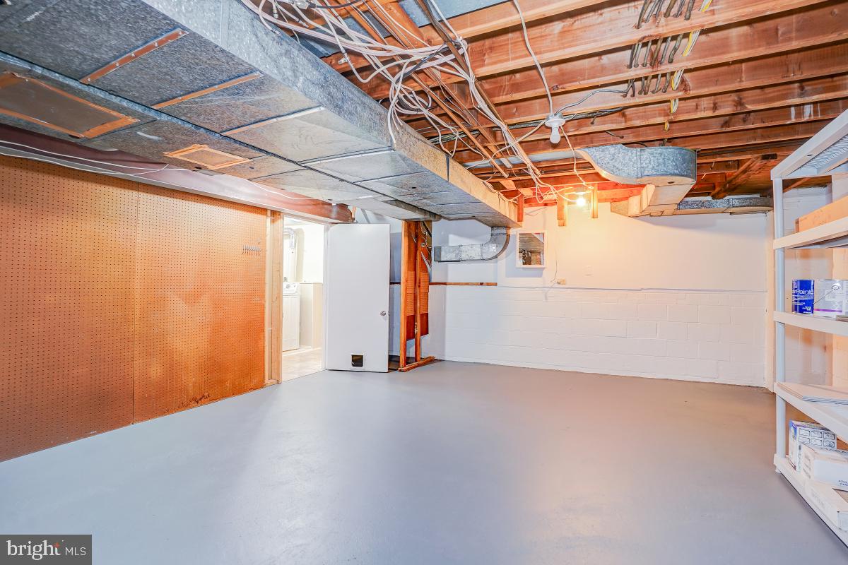 6503 Dryden Drive McLean, VA 22101 - Photo 30 of 34 a view of small space