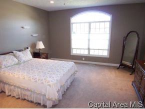 3 Oak Grove Drive Rochester, IL 62563 - Photo 8 of 12