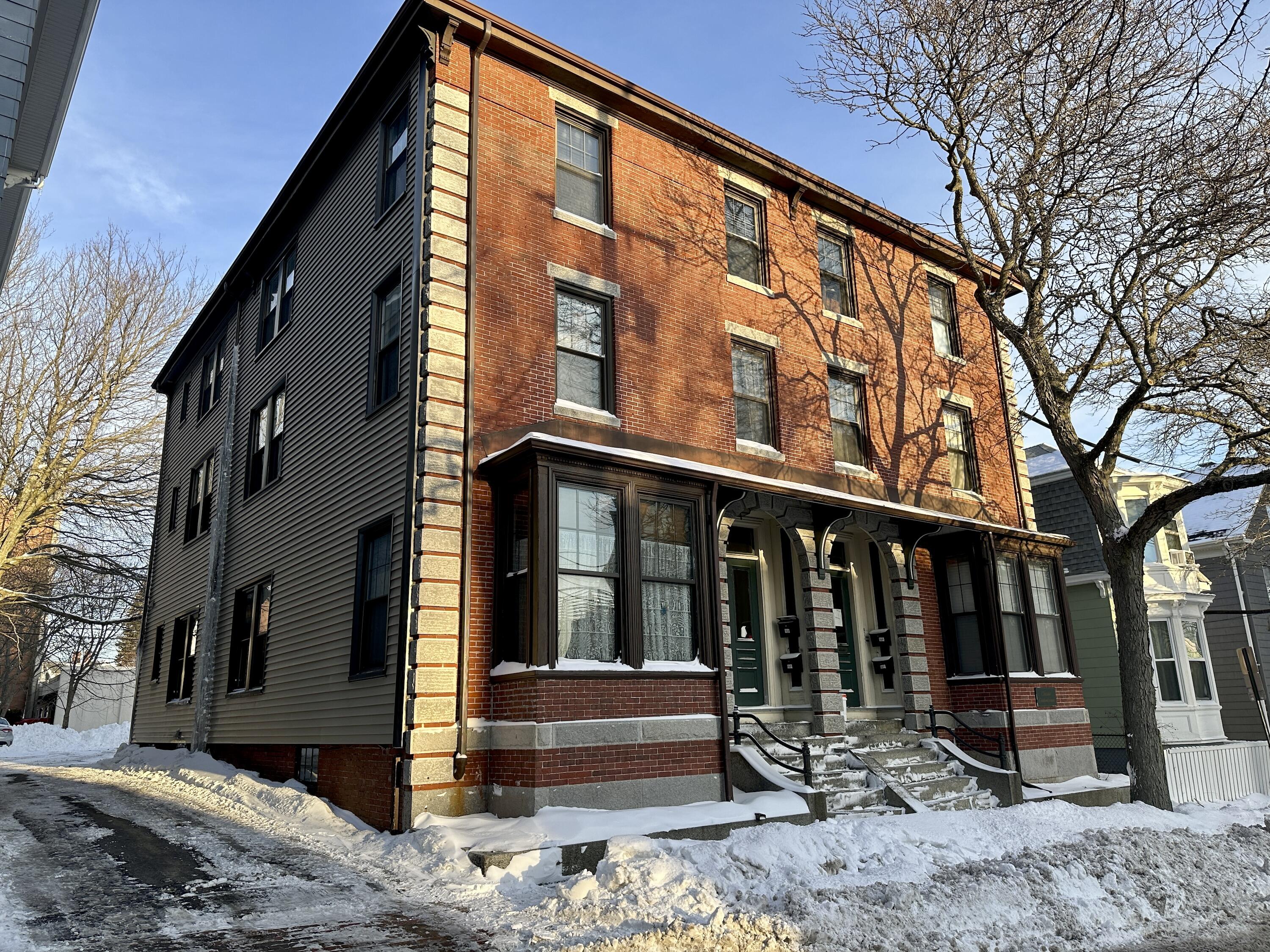 174 Neal Street, Unit 1 Portland, ME 04102 - Photo 2 of 31 174 Neal unit 1 - 32