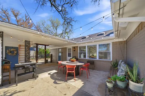$399,000 | 2705 Woodcliff Court, College Station, TX 77845